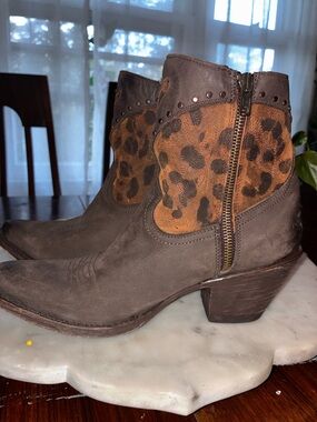 $575 Old Gringo Women's Brown Ankle Boots with Leopard Accent and fridge, 7